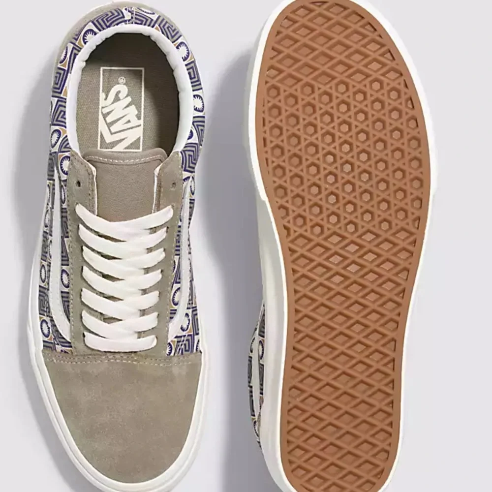 Vans WMNS Old Skool
Geo Trek Olive
VN0007NTOLV
Sneakers - Picture 5 of 16